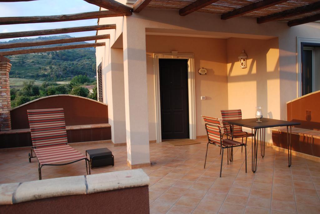 Alcantara Resort Di Charme Adults Only 가기 외부 사진